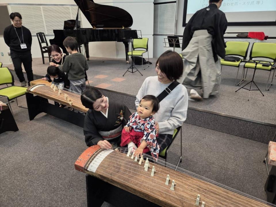 みんなのこどもコンサート 箏楽器体験